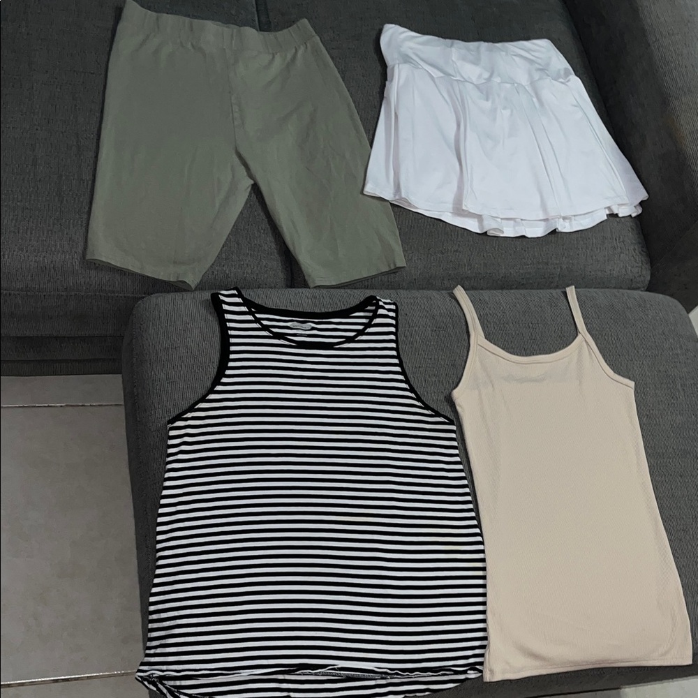 4 Piece Small Bundle 2 tops and 2 bottoms